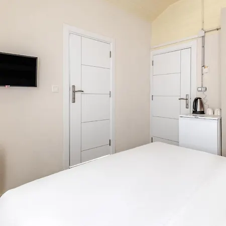 Historical W Chic Garden In Kadikoy Apartament *