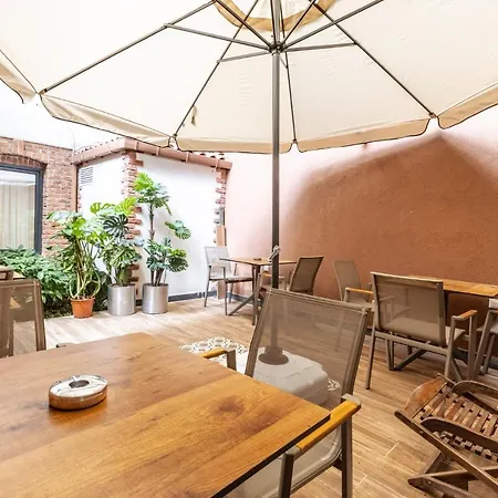 Historical W Chic Garden In Kadikoy *